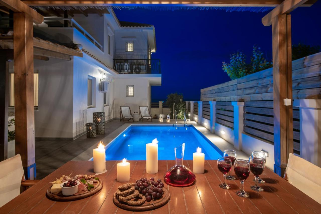 Villa Elizabeth - Seafront Classic Villa! Аргаси Экстерьер фото